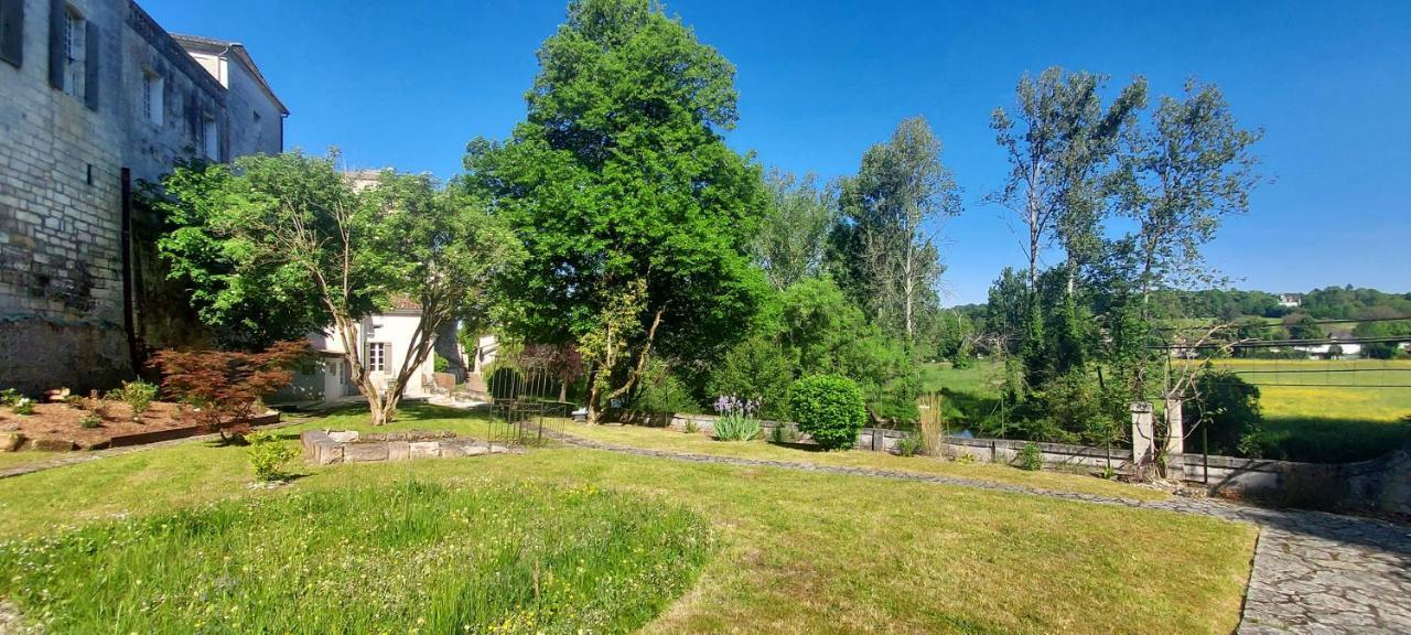 Chateau Des Senechaux, Bourdeilles Екстер'єр фото
