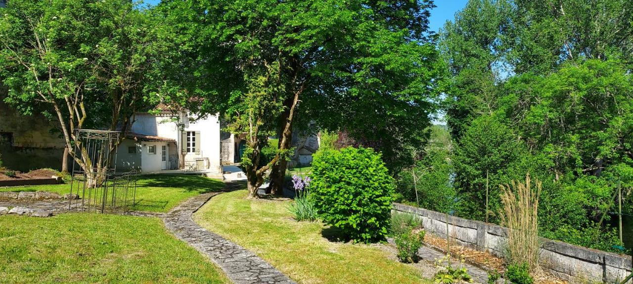 Chateau Des Senechaux, Bourdeilles Екстер'єр фото